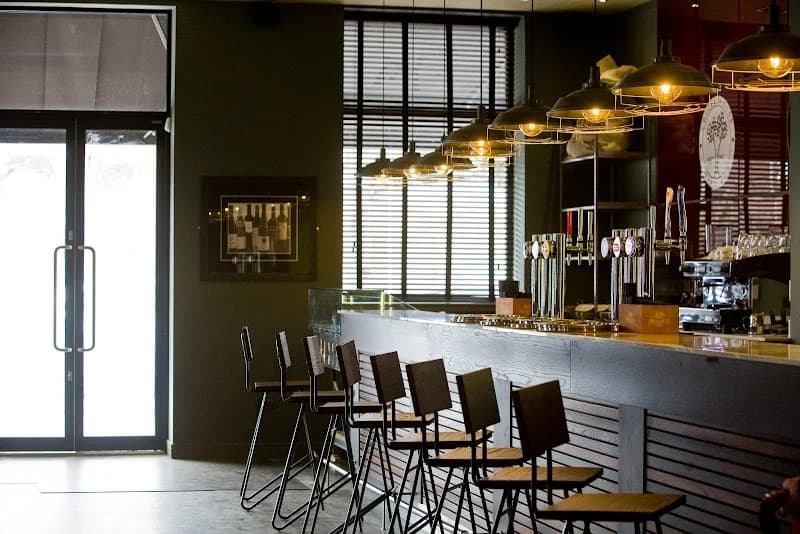 Ca Va Bar & Brasserie - Thumbnail 10