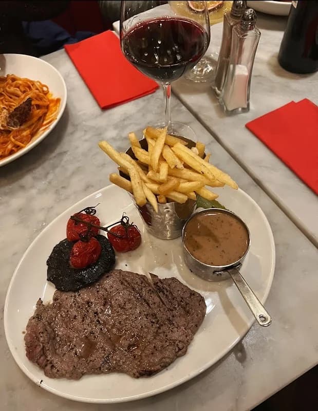 Ca Va Bar & Brasserie - Thumbnail 3