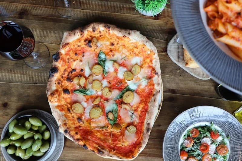 Luciano's Glasgow - Thumbnail 3