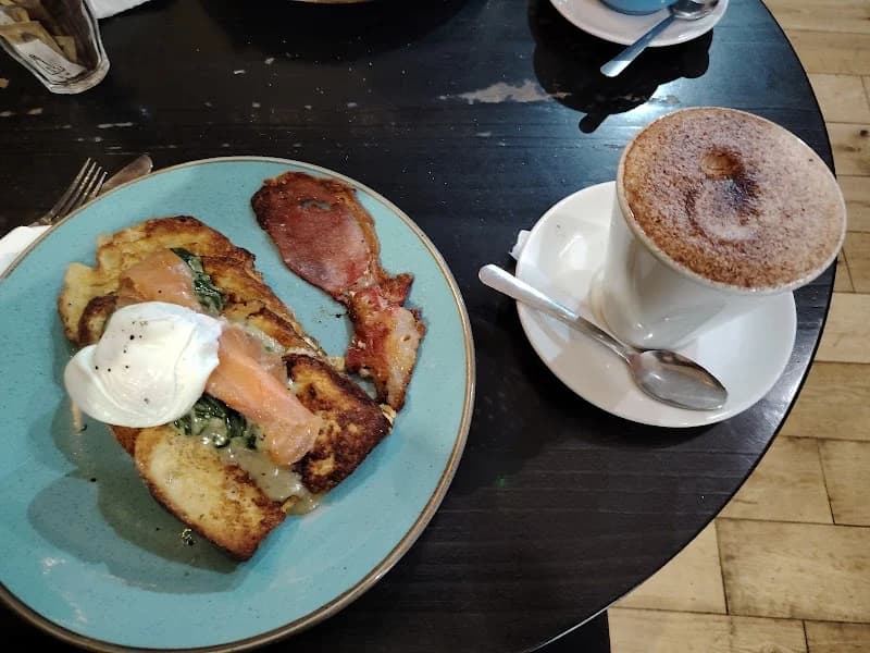 Rose & Grants Cafe - Thumbnail 9