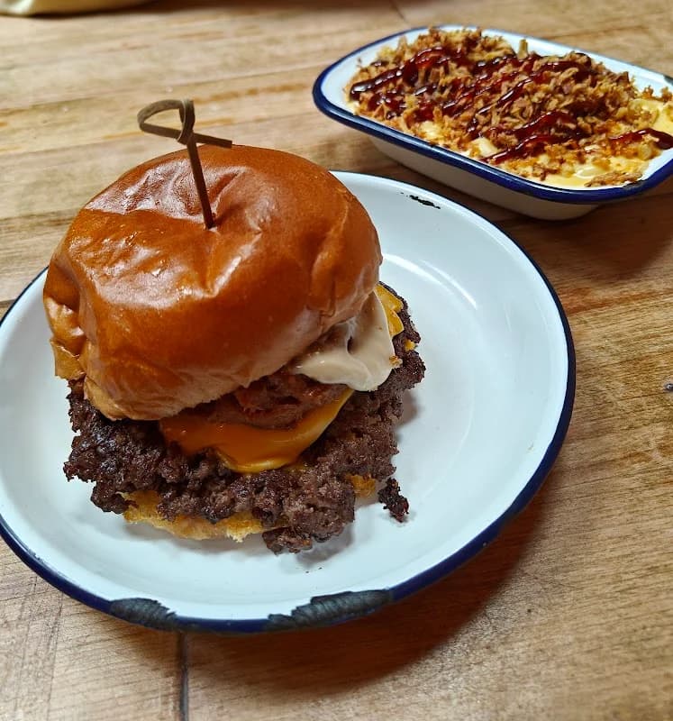 Smokey Trotters Kitchen - Thumbnail 4