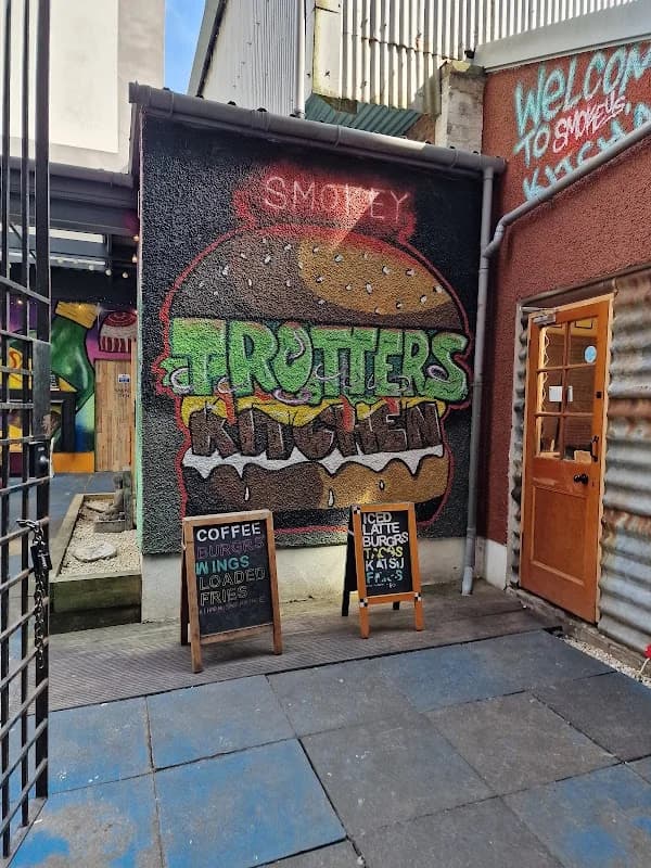 Smokey Trotters Kitchen - Thumbnail 8