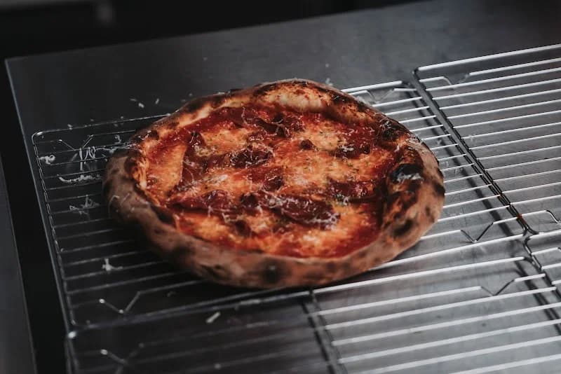 Sub Rosa Pizza - Thumbnail 3