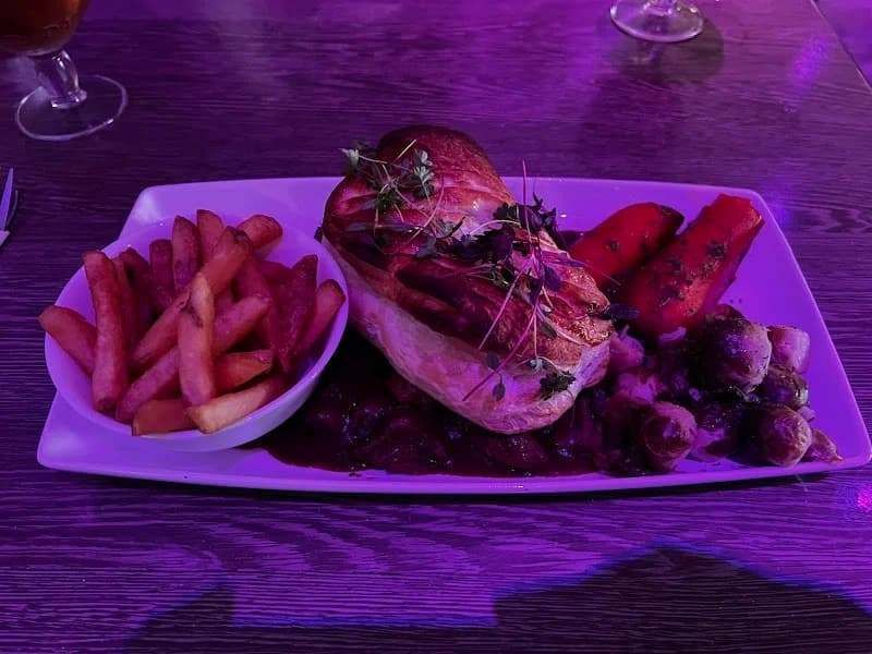 The Cedarwood Bistro - Thumbnail 7