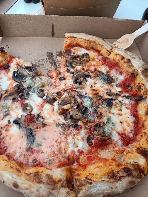 Toni's Pizzeria - Thumbnail 3