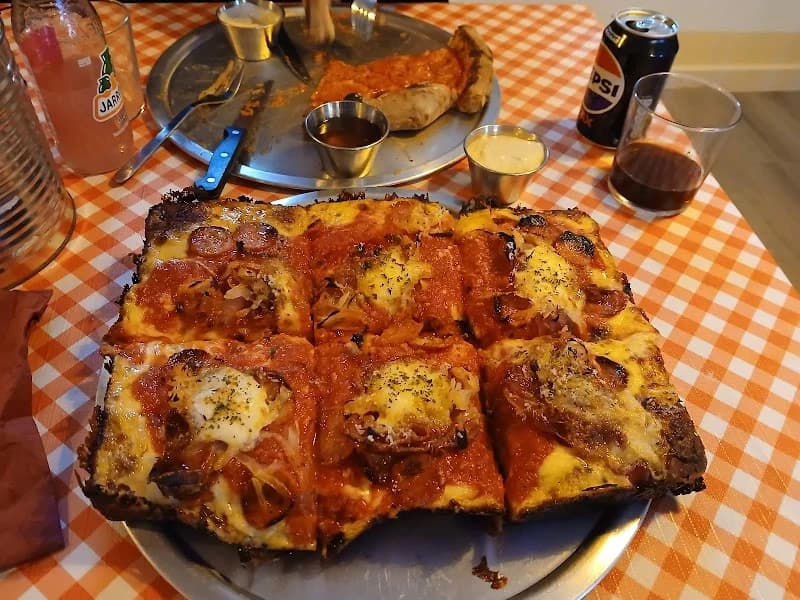 Sub Rosa Pizza